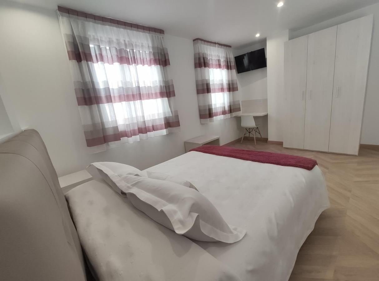 Hostal Oleo Auto Check-In Santander Exterior photo